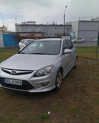 Hyundai I30 cena 18590 przebieg: 199999, rok produkcji 2011 z Oborniki małe 79